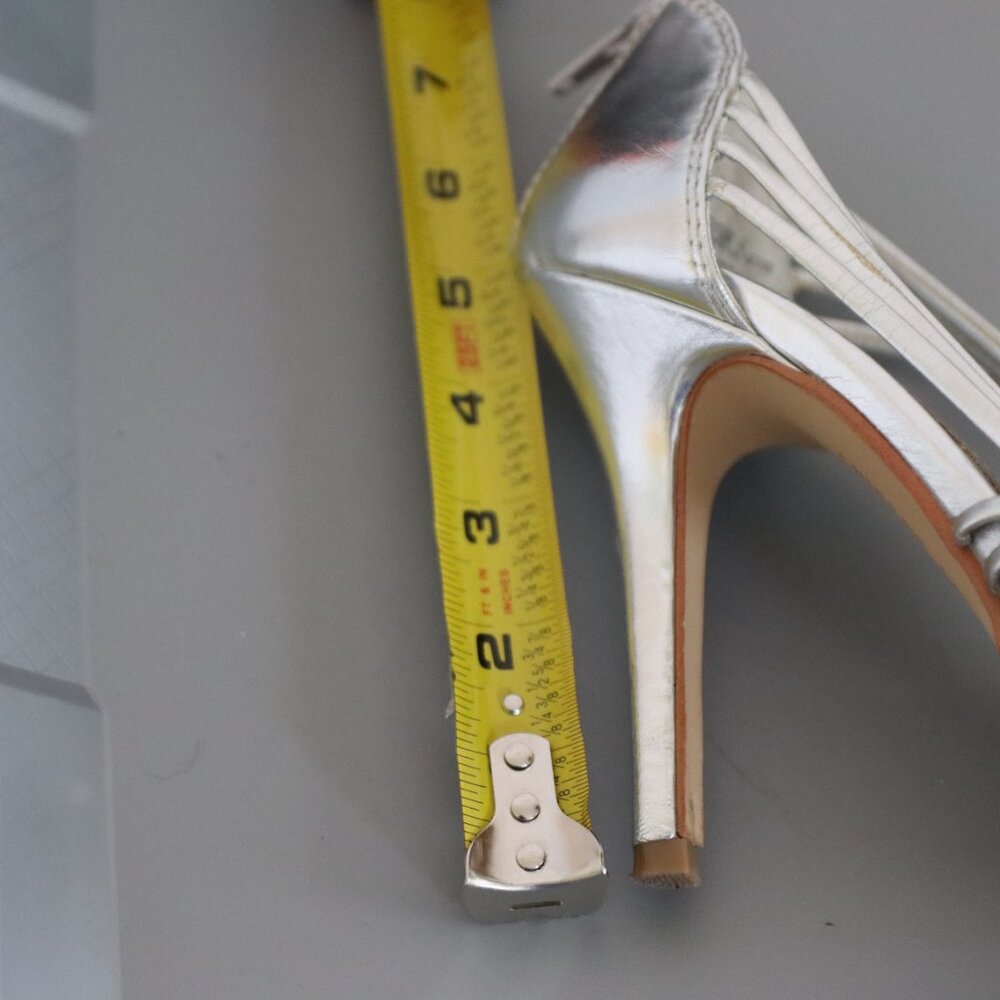 Chinese Laundry Imagine Silver Strappy Heels Size 7.5 Zip Back - Picture 7 of 14